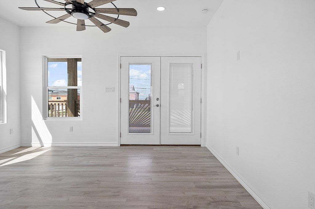 125 Belaire Dr Rockport, TX 78382 - Thumbnail 4