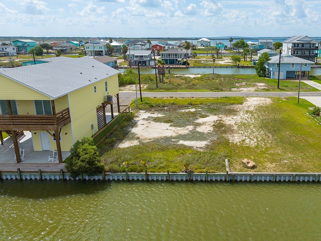 210 Sailfish Dr Rockport, TX 78382 - Thumbnail 4