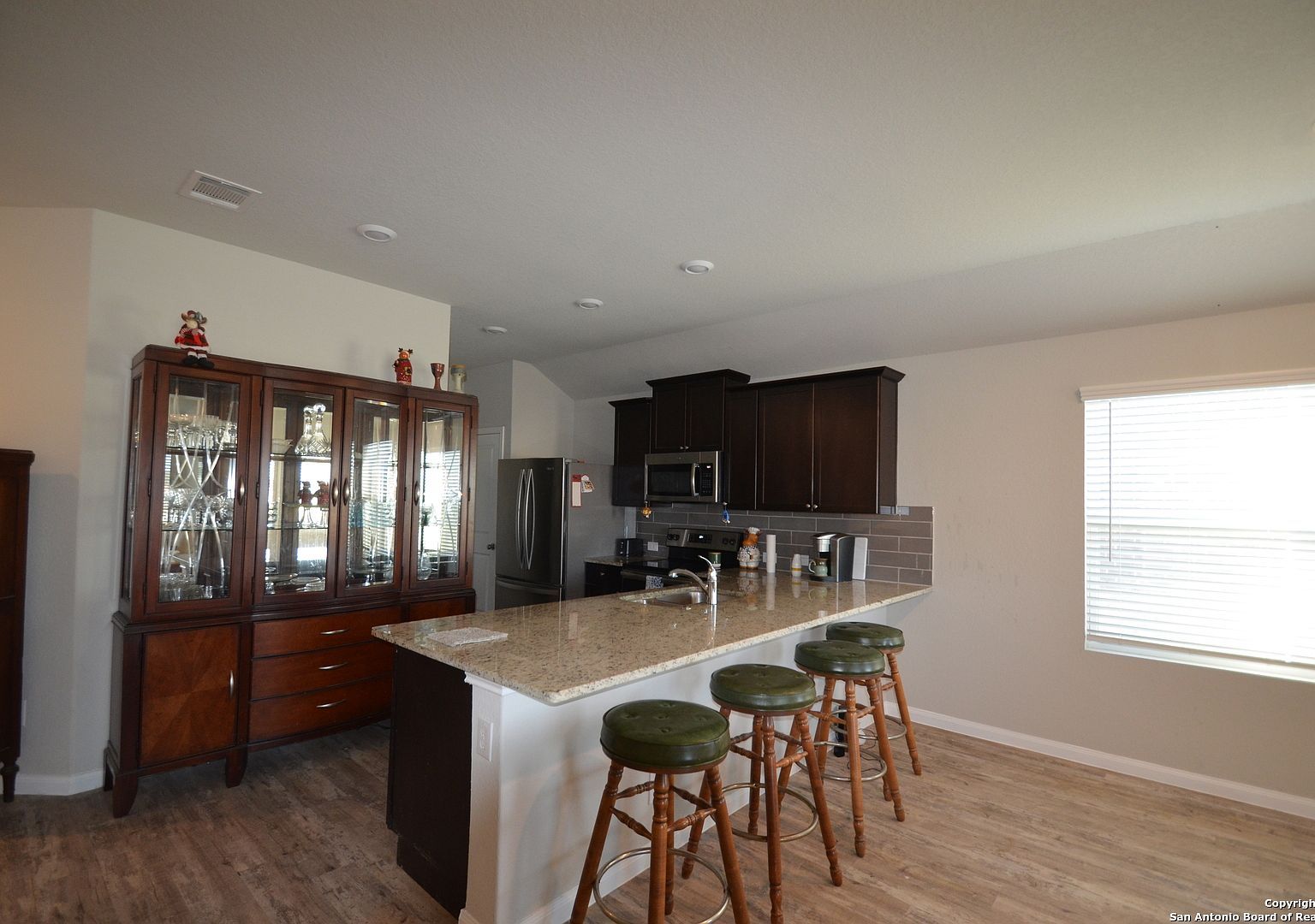 218 Holland Park Cibolo, TX 78108 - Thumbnail 4