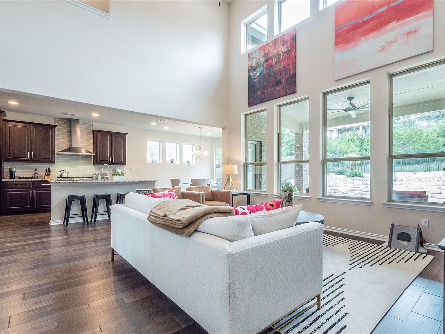 909 Catalina Ln Austin, TX 78737 - Thumbnail 4