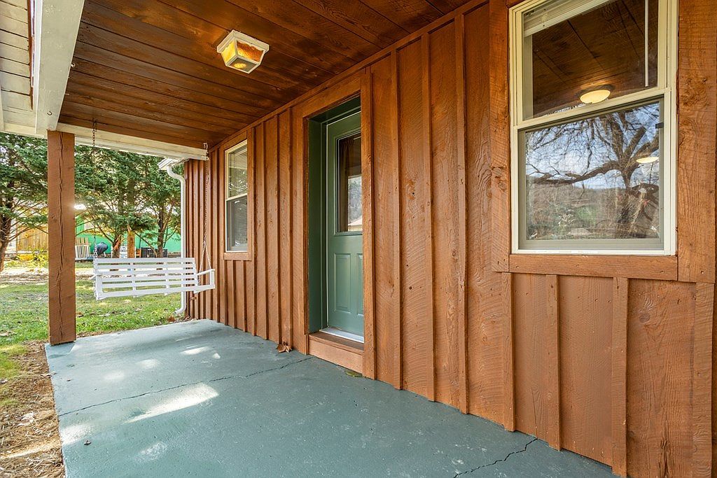 338 Whistlestop Rd Damascus, VA 24236 - Thumbnail 4