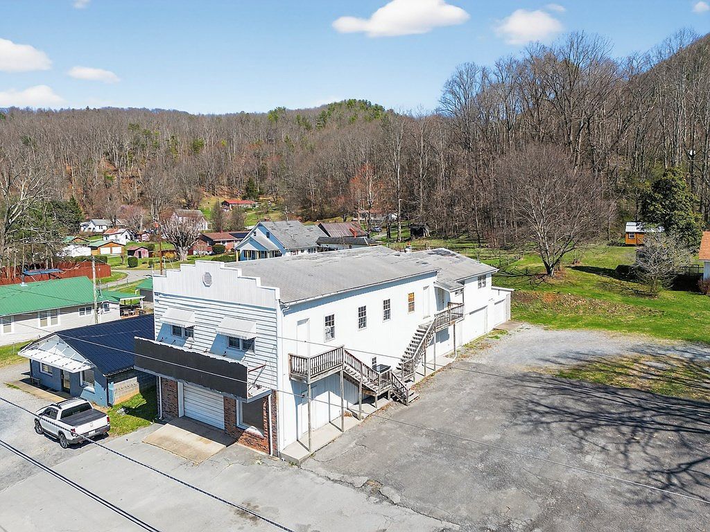 112 Douglas Dr Damascus, VA 24236 - Thumbnail 4