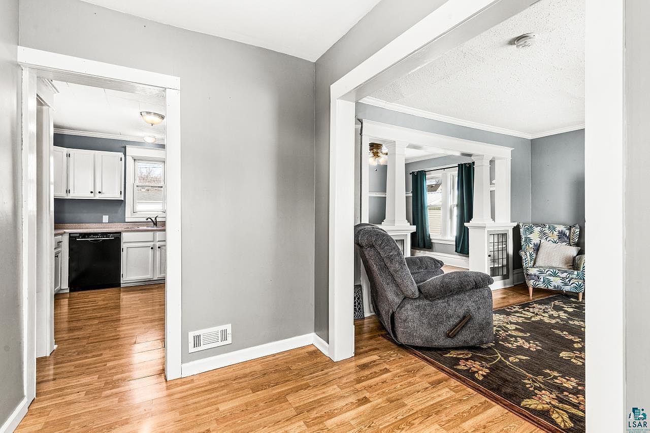 5811 Cody St Duluth, MN 55807 - Thumbnail 4