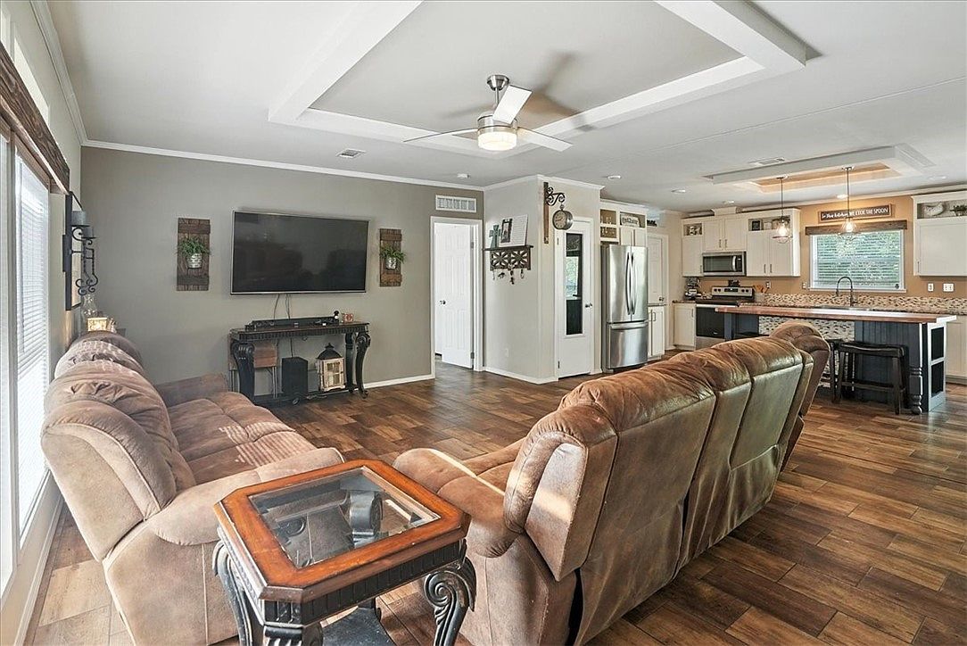 1004 Catholic Cemetery Rd George West, TX 78022 - Thumbnail 4