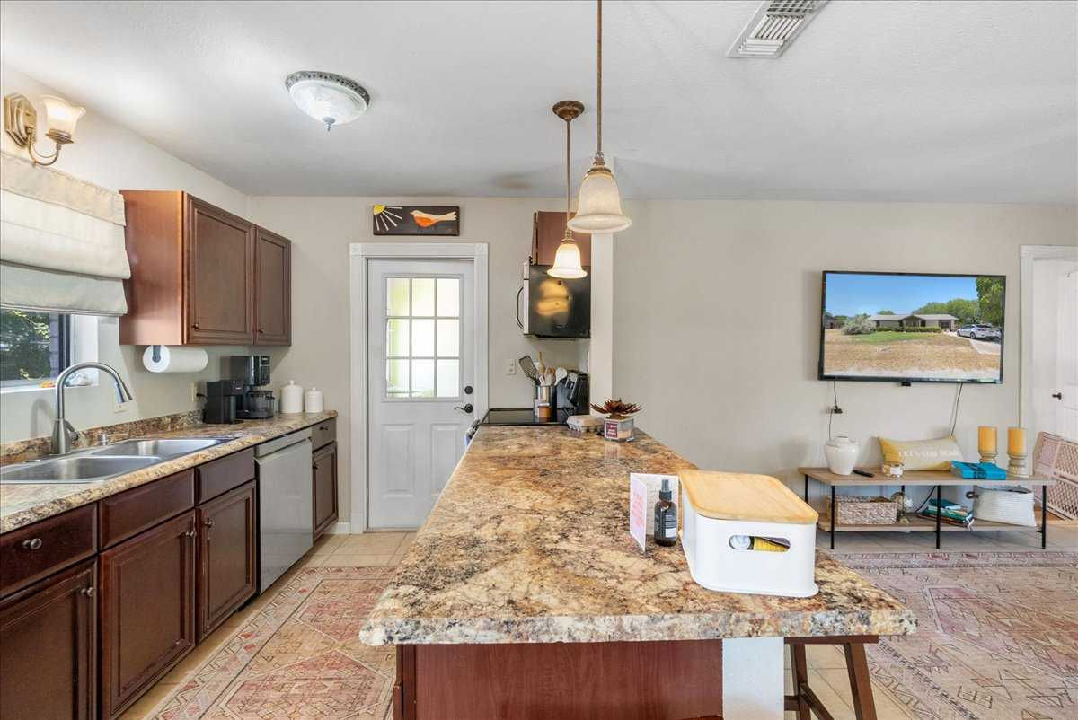 1304 Amy Street, George West, TX, USA, 78022 - Thumbnail 4