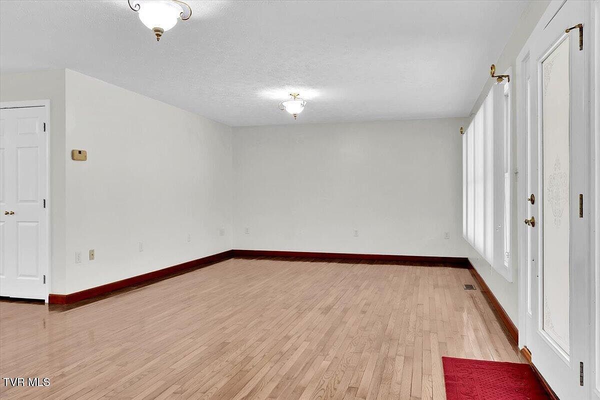 1296 Mountain View Rd Rogersville, TN 37857 - Thumbnail 4