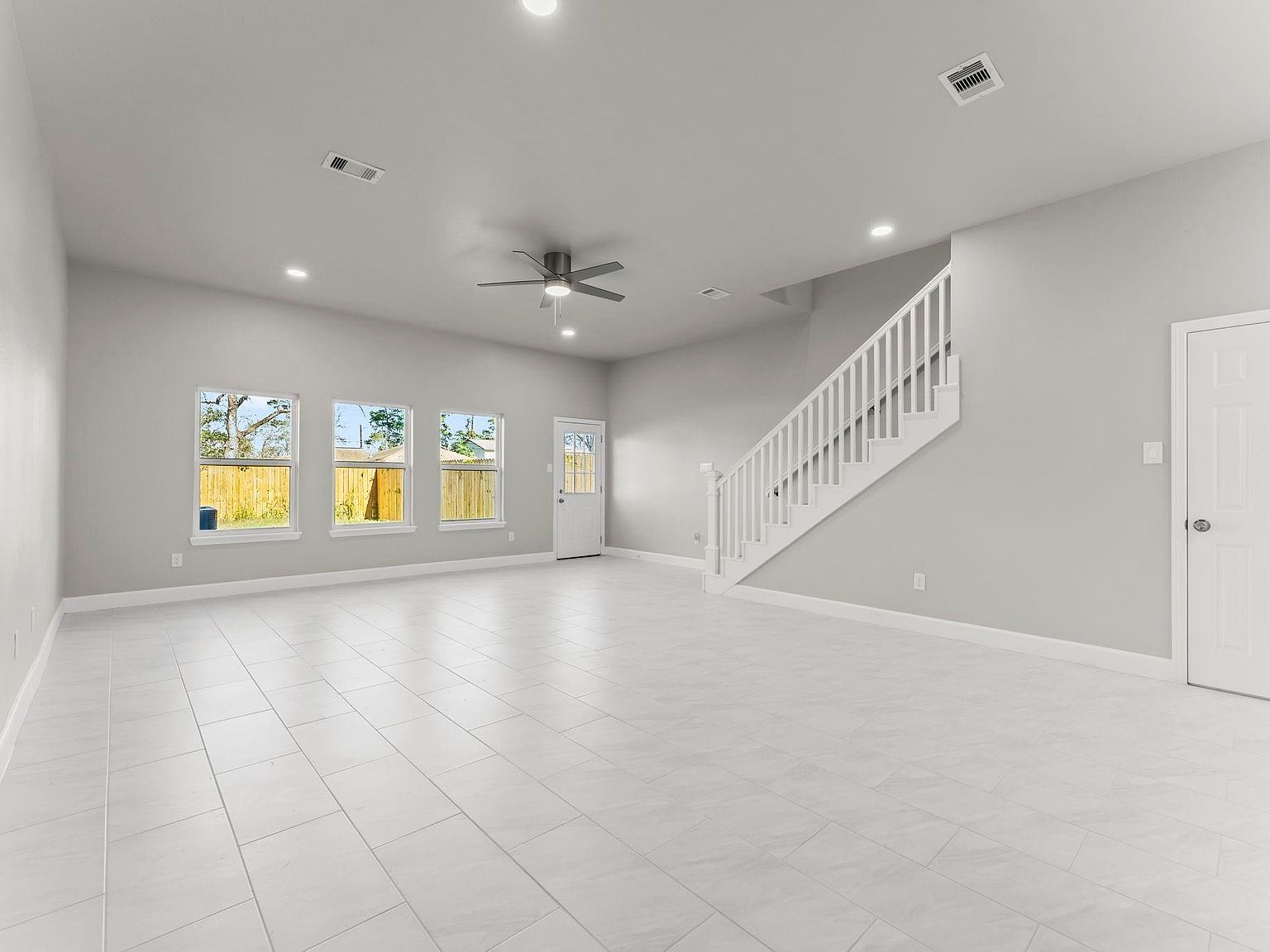 8157 Crestview Dr Houston, TX 77028 - Thumbnail 4