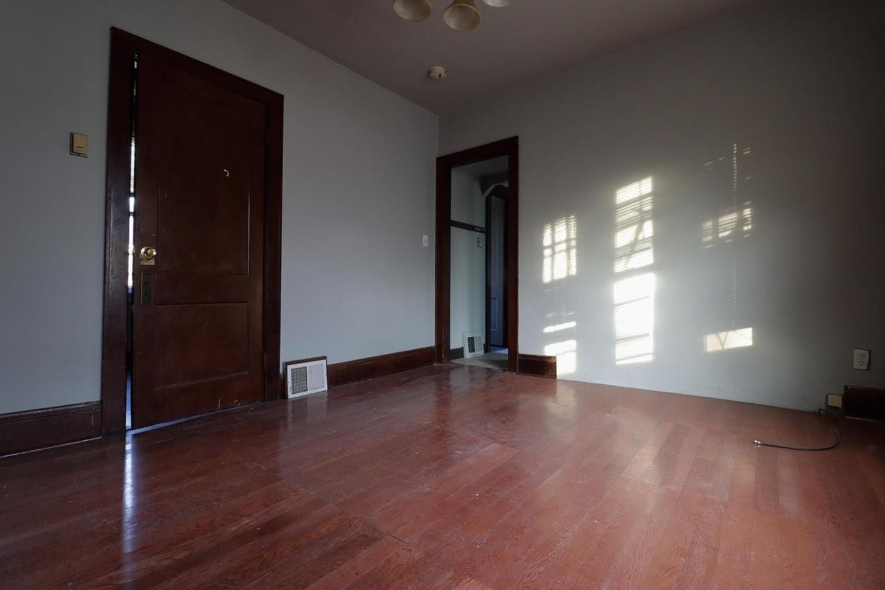 1314 N 22nd St Milwaukee, WI 53205 - Thumbnail 4