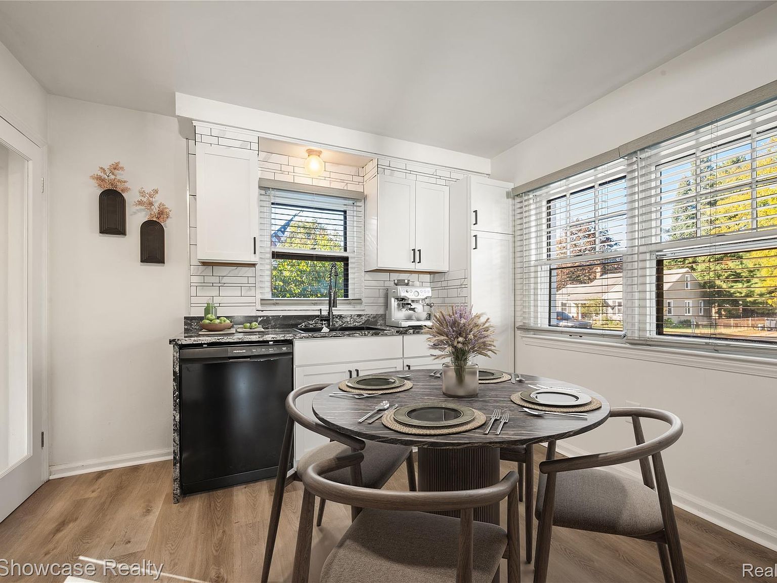 20352 Beatrice St Livonia, MI 48152 - Thumbnail 4