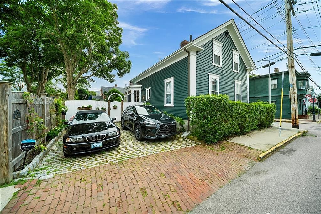 43 Poplar St Newport, RI 02840 - Thumbnail 4