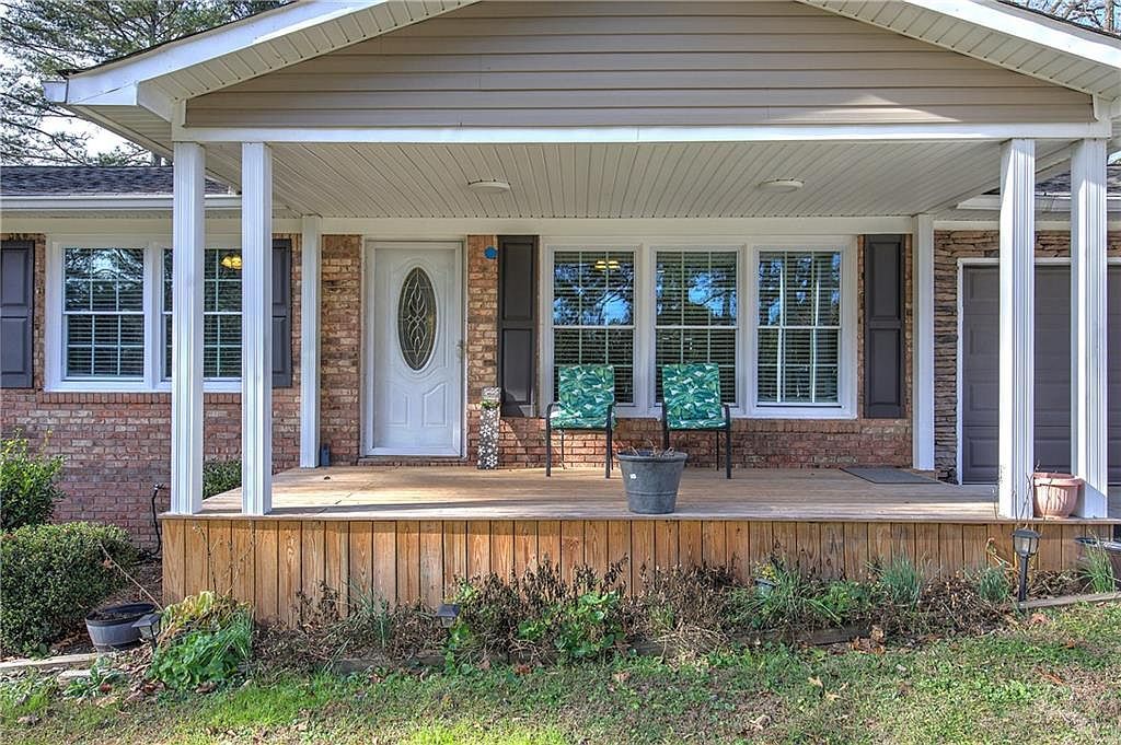 198 Iracille Ln NE Calhoun, GA 30701 - Thumbnail 4