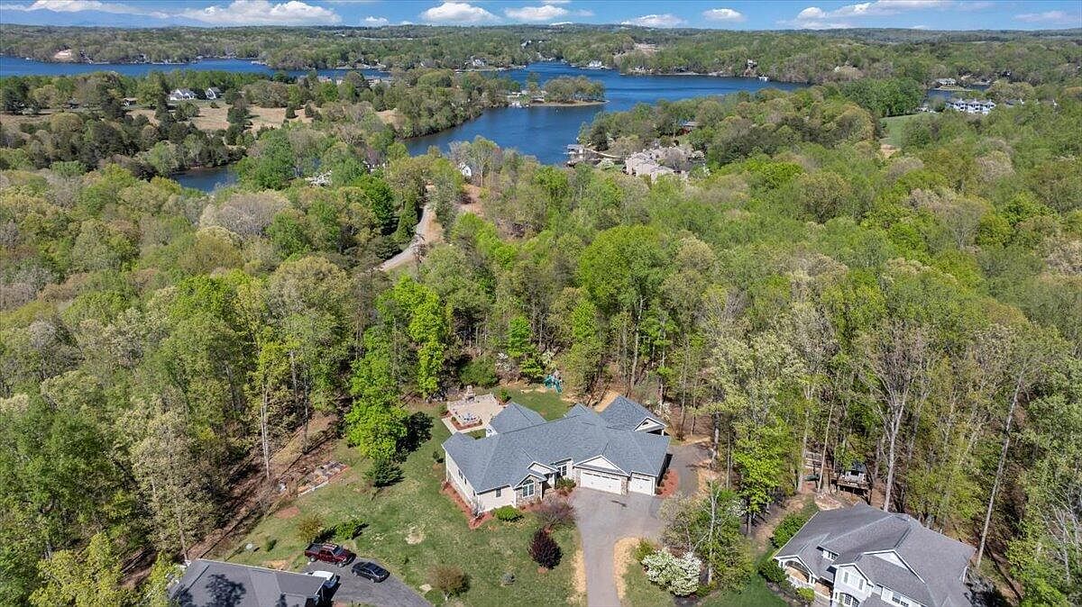 138 Binnacle Dr Moneta, VA 24121 - Thumbnail 4