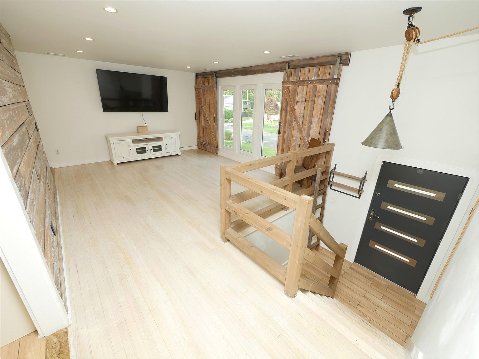 35 Junard Blvd Port Jefferson Station, NY 11776 - Thumbnail 4