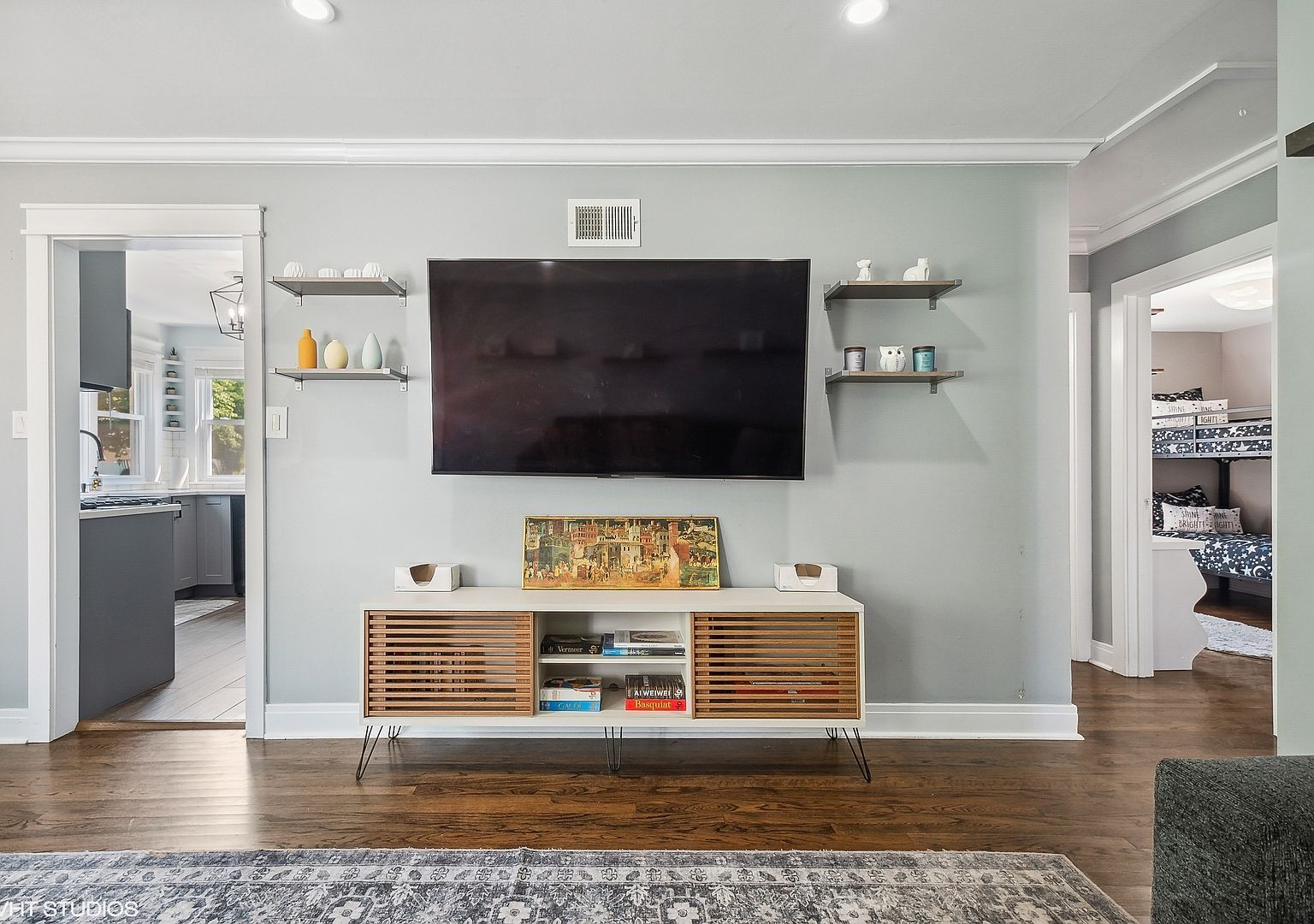 2124 Seward St Evanston, IL 60202 - Thumbnail 4