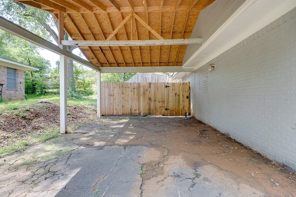 207 Inwood Dr Palestine, TX 75801 - Thumbnail 4