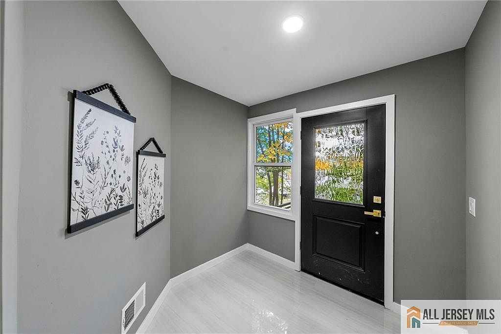 498 Alpine St South Amboy, NJ 08879 - Thumbnail 4