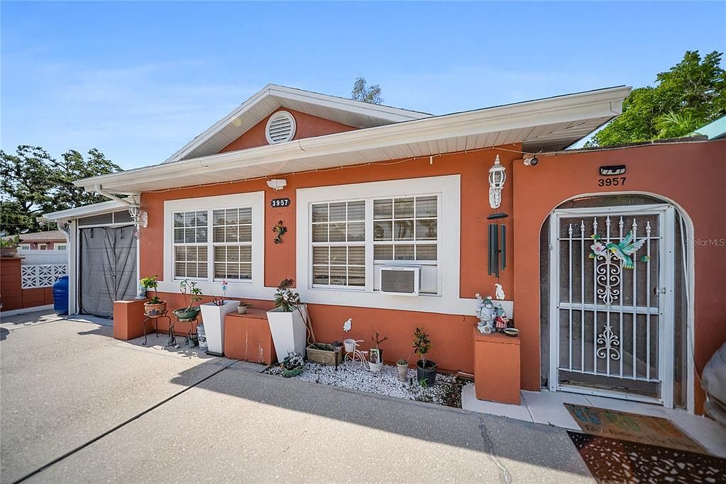 3957 Proctor Rd Sarasota, FL 34233 - Thumbnail 4