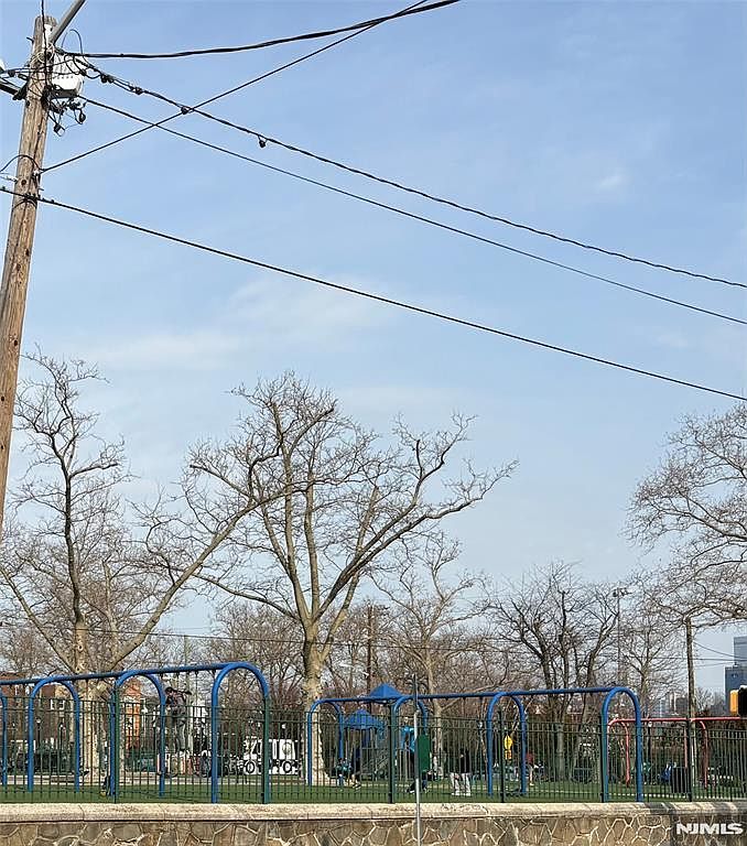 100 Manhattan Ave Union City, NJ 07087 - Thumbnail 4