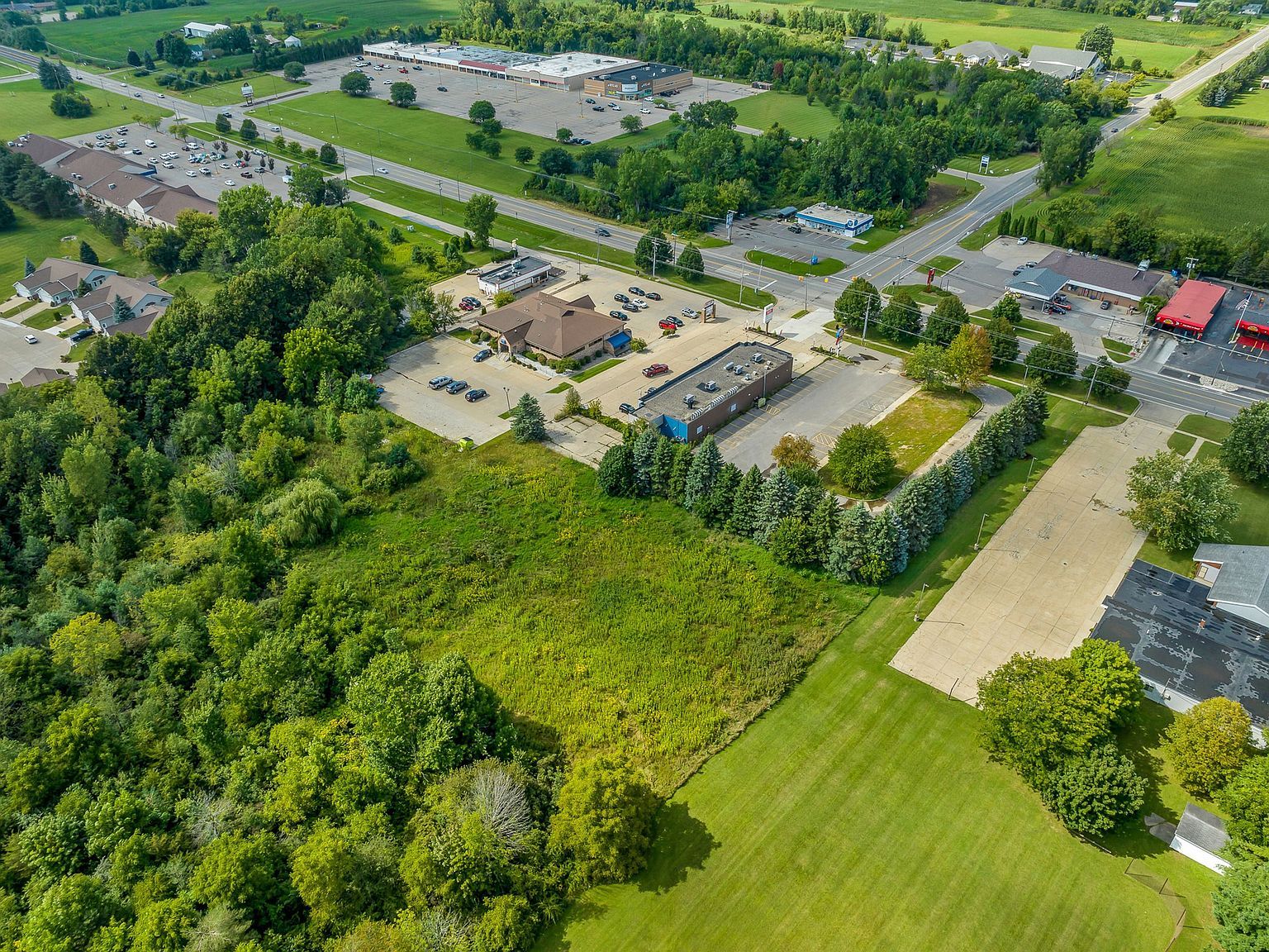 8571 Miller Rd Swartz Creek, MI 48473 - Thumbnail 4