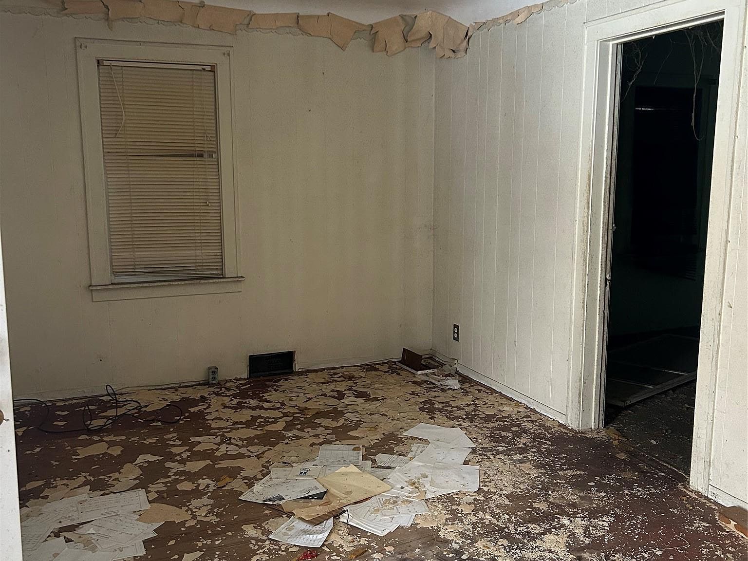 2214 Prescott Ave Saginaw, MI 48601 - Thumbnail 4