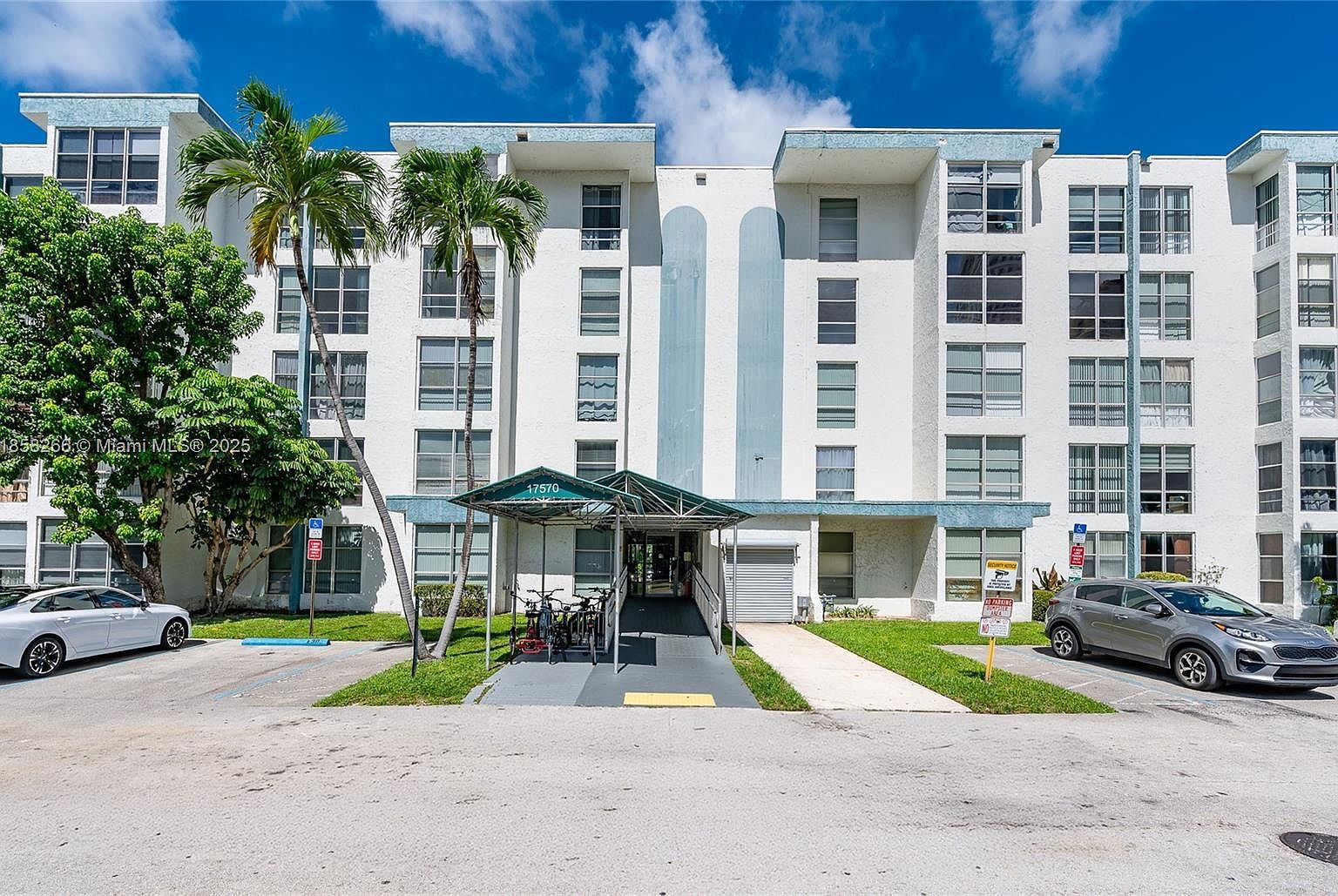 17570 Atlantic Blvd APT 318 Sunny Isles Beach, FL 33160 - Thumbnail 4