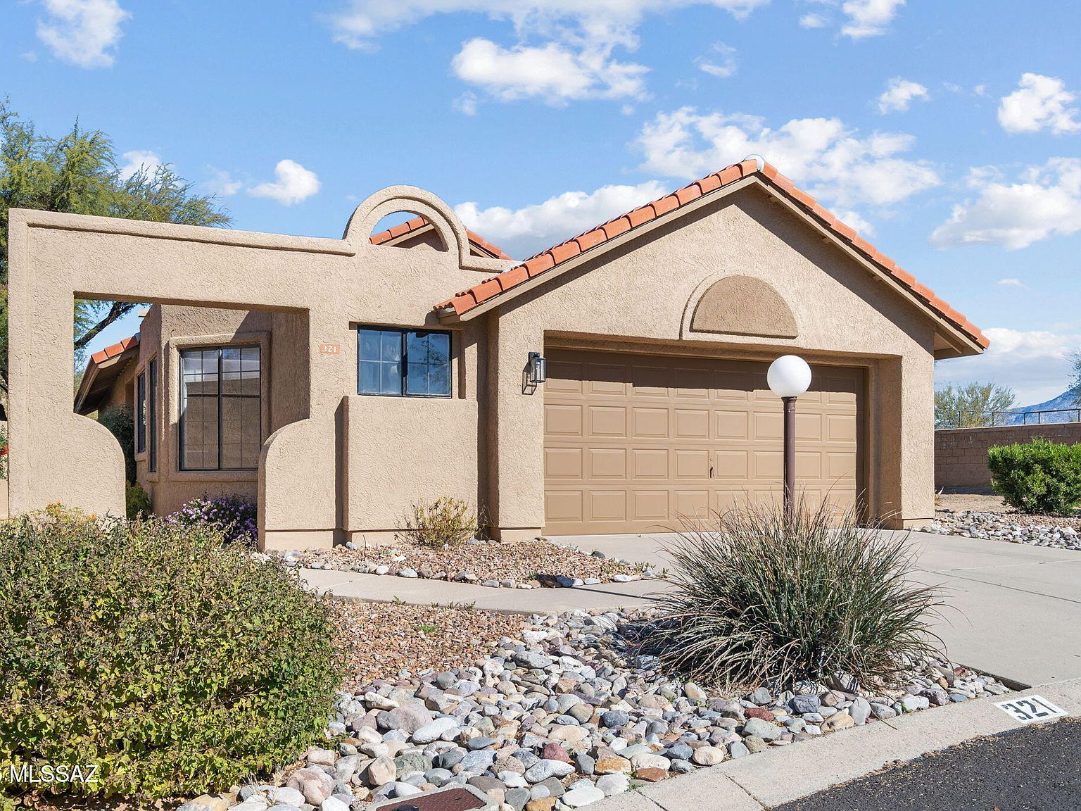 321 E Fieldcrest Ln Tucson, AZ 85737 - Thumbnail 4