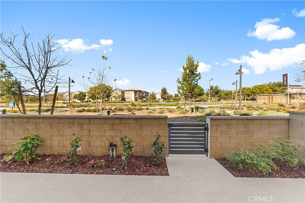 410 Lobata Irvine, CA 92618 - Thumbnail 4