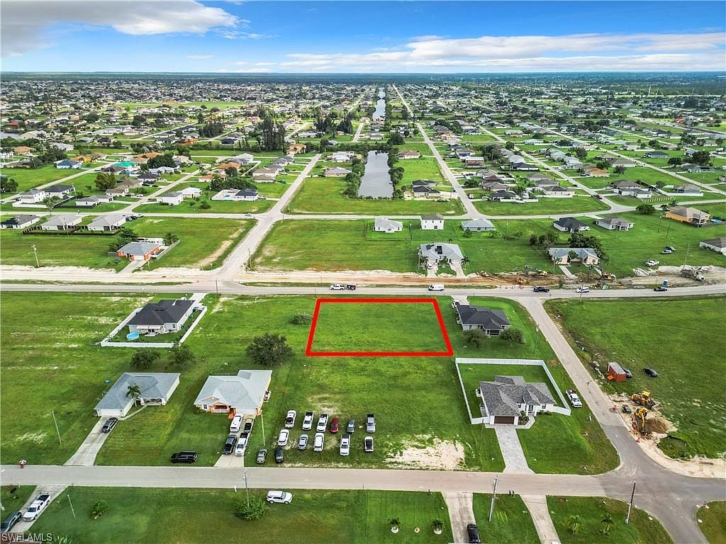 528 Diplomat Pkwy E Cape Coral, FL 33909 - Thumbnail 4