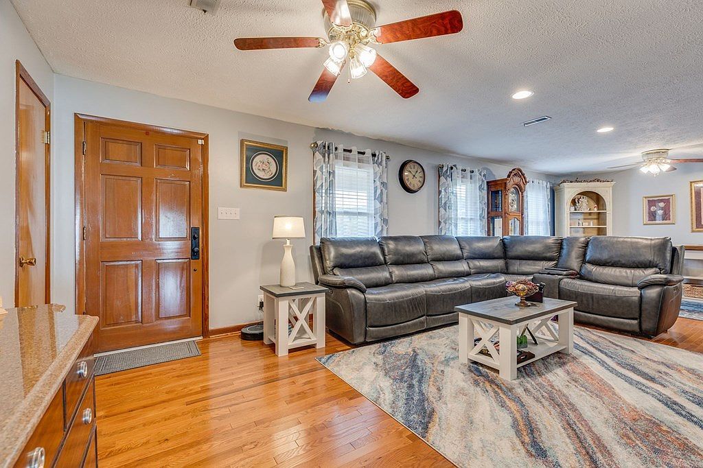 77 Major St Lebanon, VA 24266 - Thumbnail 4