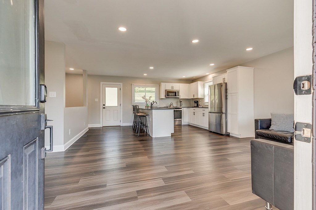 2413 Catherine St Bristol, VA 24201 - Thumbnail 4