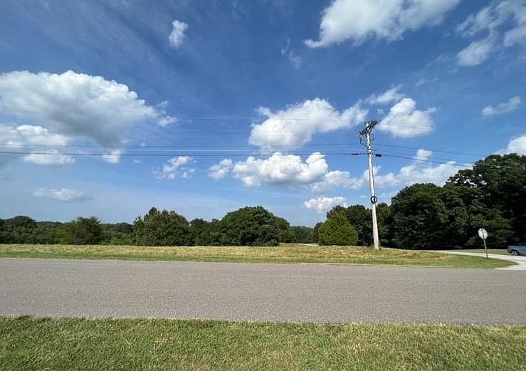 78 & 79 Masters Cv Trenton, TN 38382 - Thumbnail 4