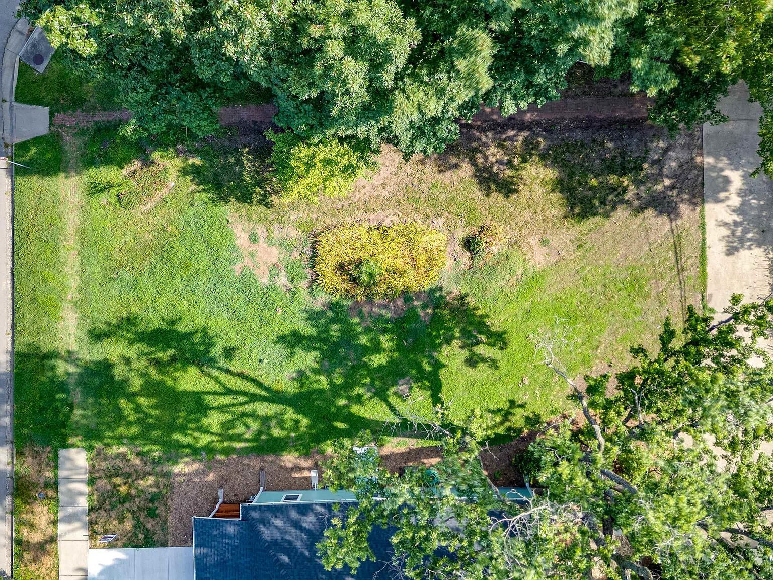 1243 Delaware St #B Lawrence, KS 66044 - Thumbnail 4