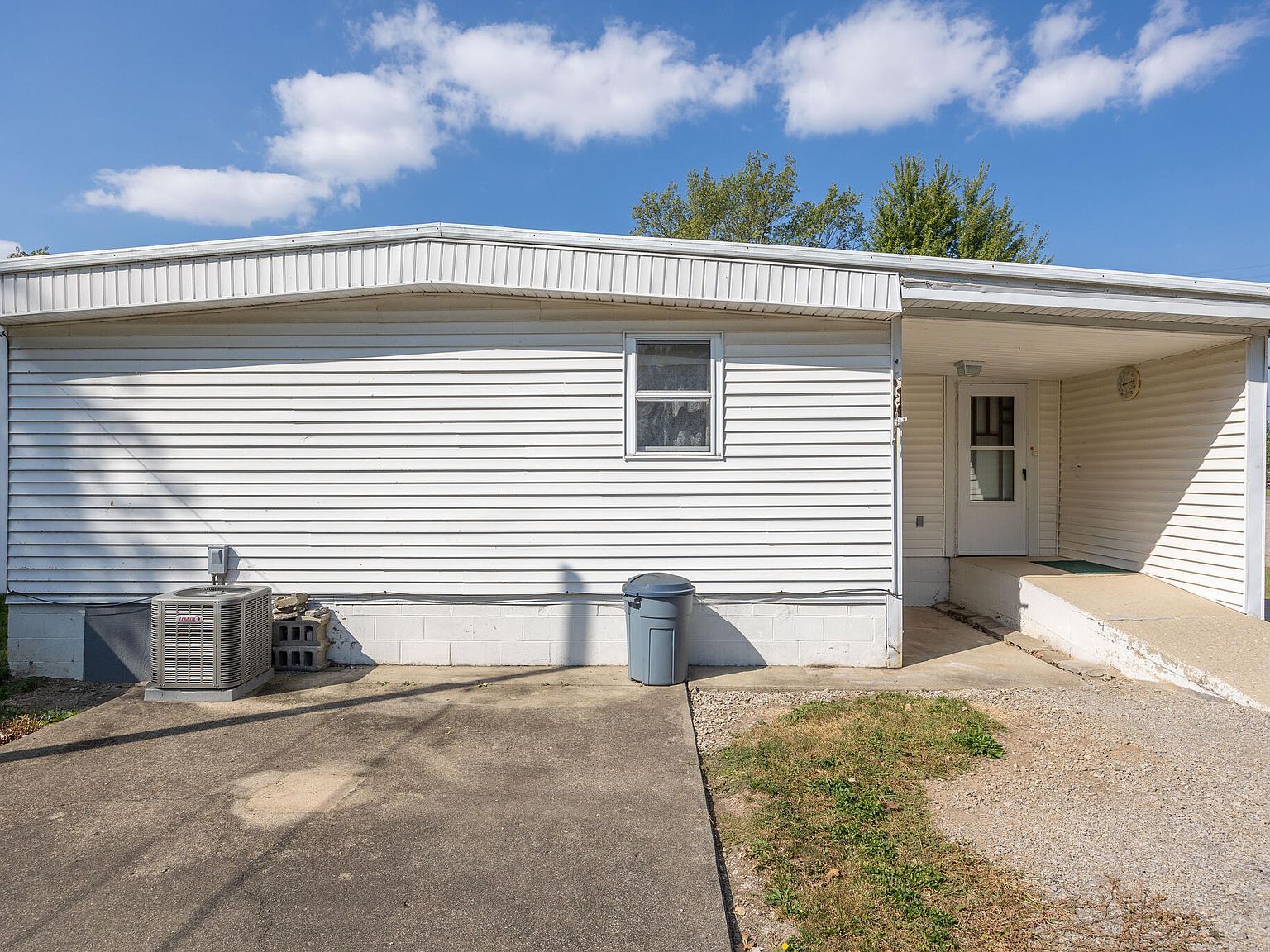 335 S Main St Lakeview, OH 43331 - Thumbnail 4