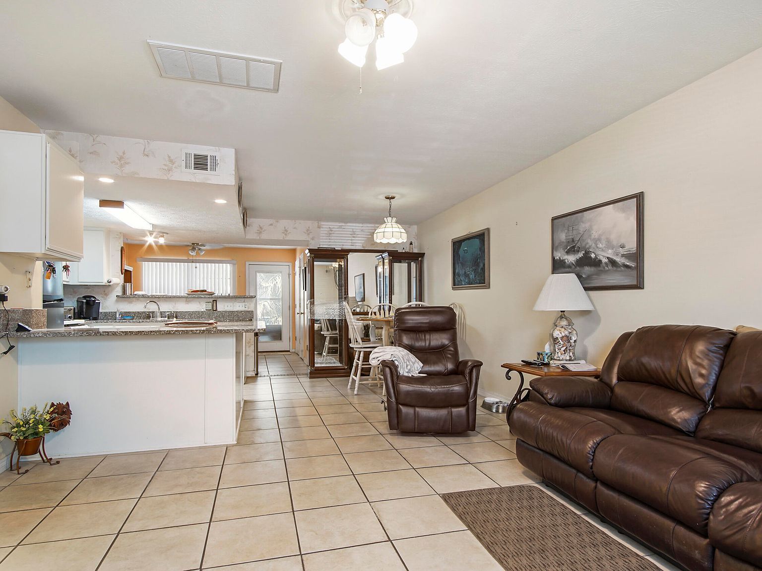 124 W Leslie Ln Panama City Beach, FL 32407 - Thumbnail 4