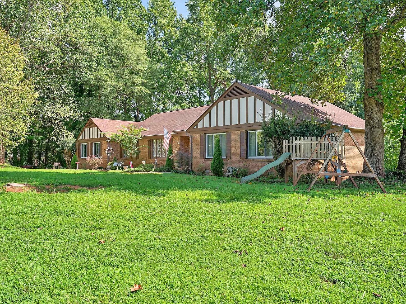 532 Cambridge Dr Spartanburg, SC 29301 - Thumbnail 4