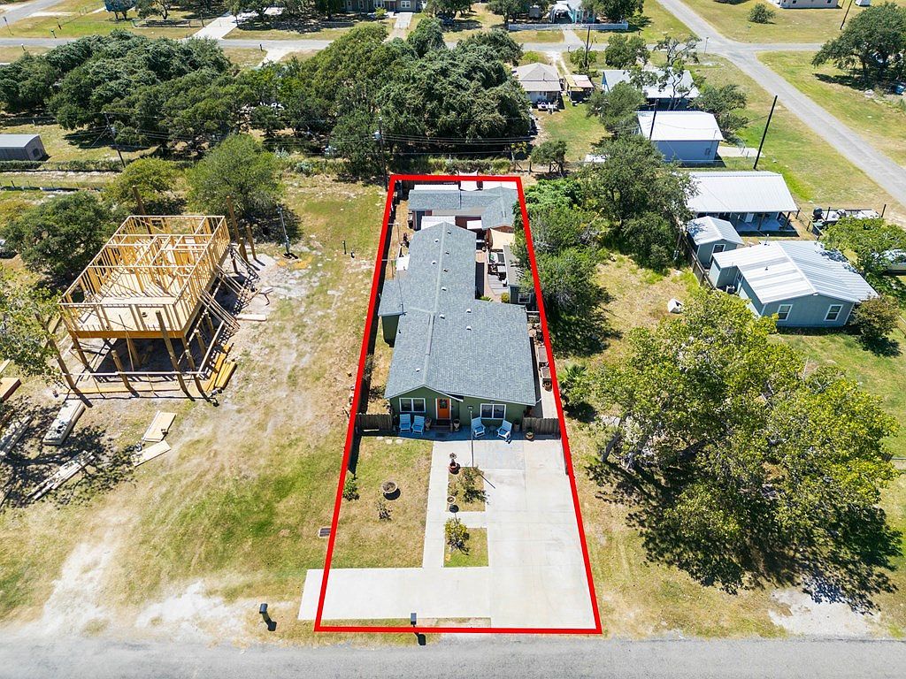709 S Fuqua St Rockport, TX 78382 - Thumbnail 4