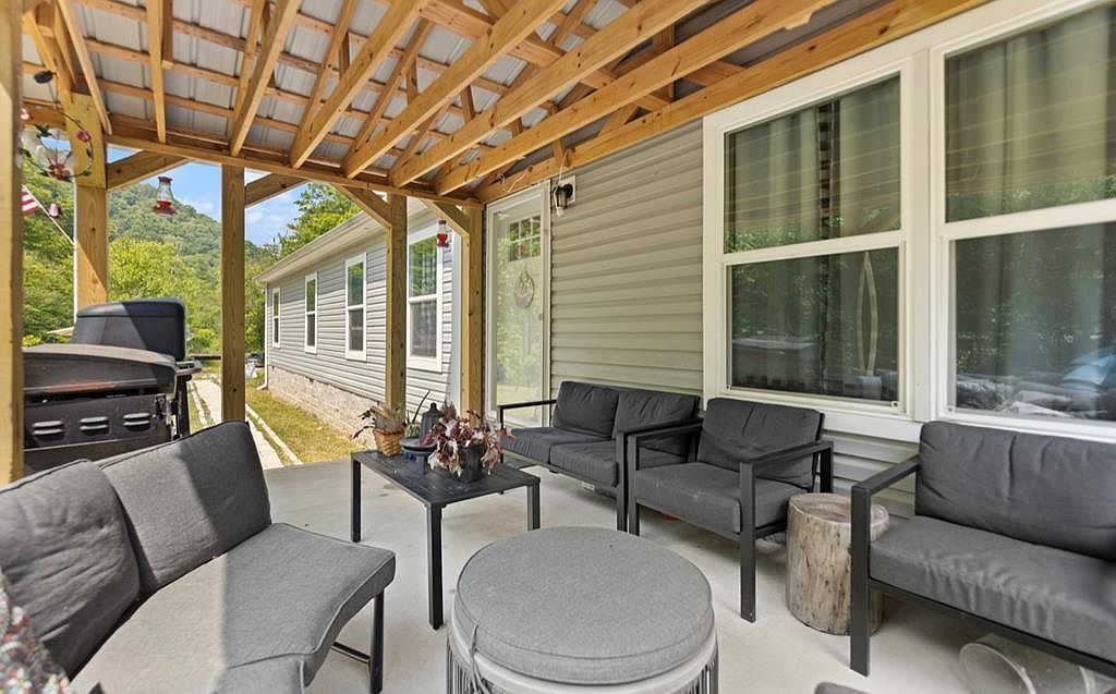 3749 Cutshin Rd Smilax, KY 41764 - Thumbnail 4