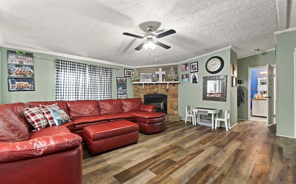 7799 Wolf Creek Rd Wooton, KY 41776 - Thumbnail 4