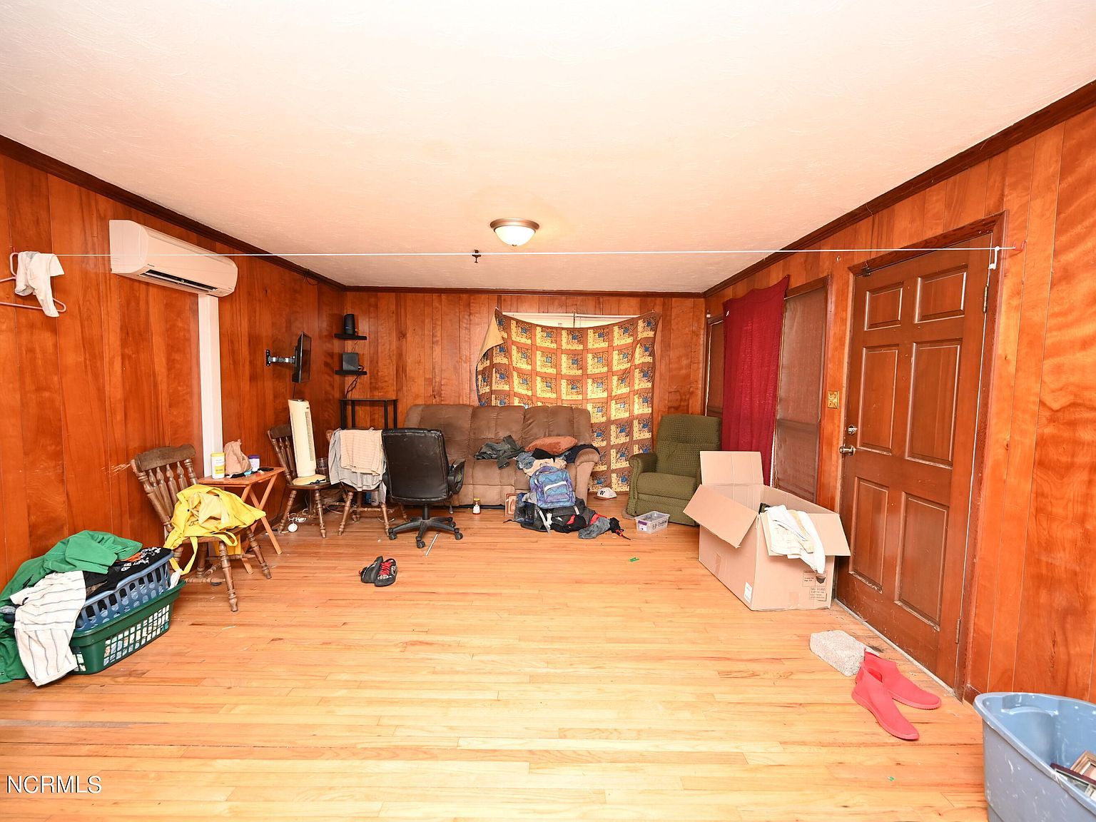 213 W Burkhead St Whiteville, NC 28472 - Thumbnail 4