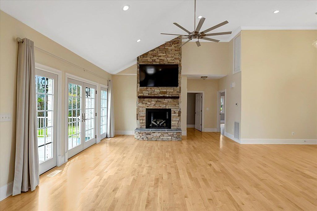 375 Chestnut Level Ln Blairs, VA 24527 - Thumbnail 4