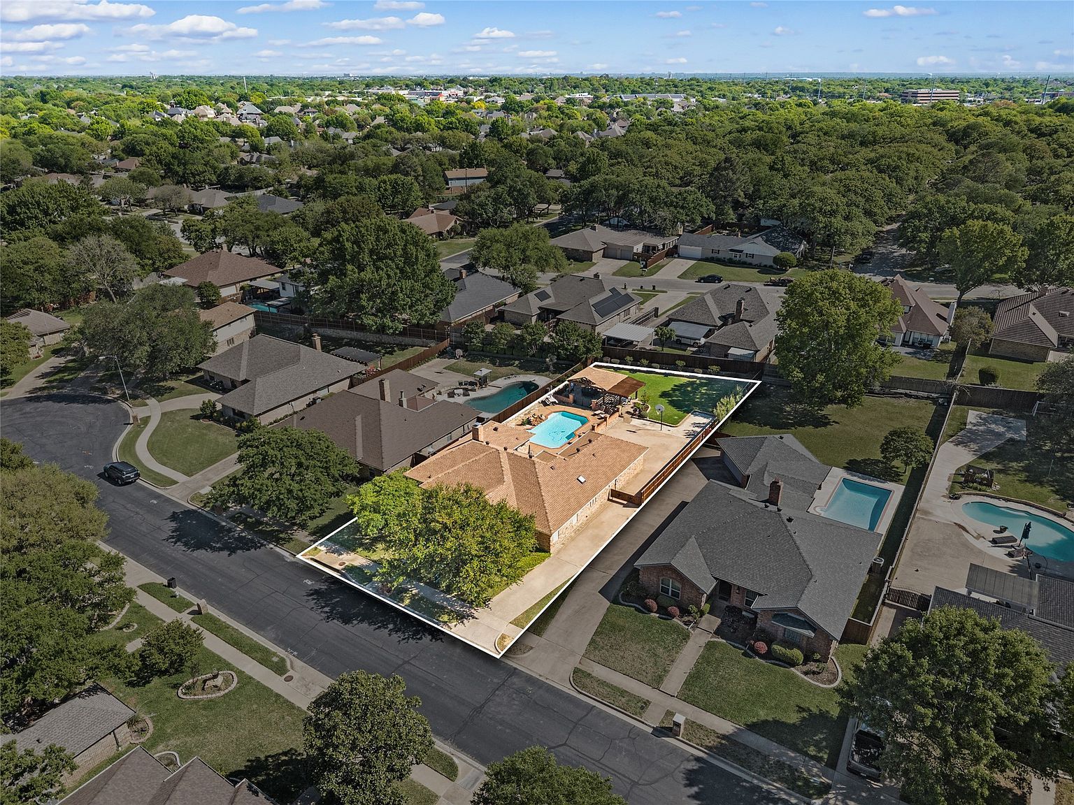 517 Highland Park Dr Hurst, TX 76054 - Thumbnail 4