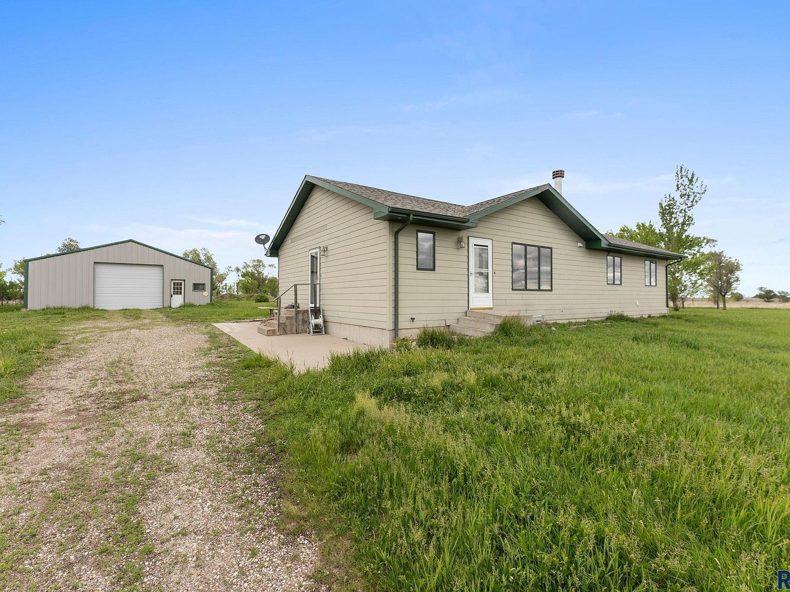 39240 210th St Huron, SD 57350 - Thumbnail 4