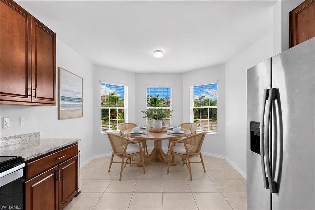 722 Hadley Pl W Naples, FL 34104 - Thumbnail 4