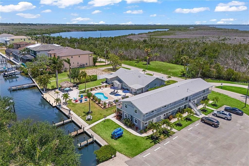 (Undisclosed Address) Cape Coral, FL 33993 - Thumbnail 4