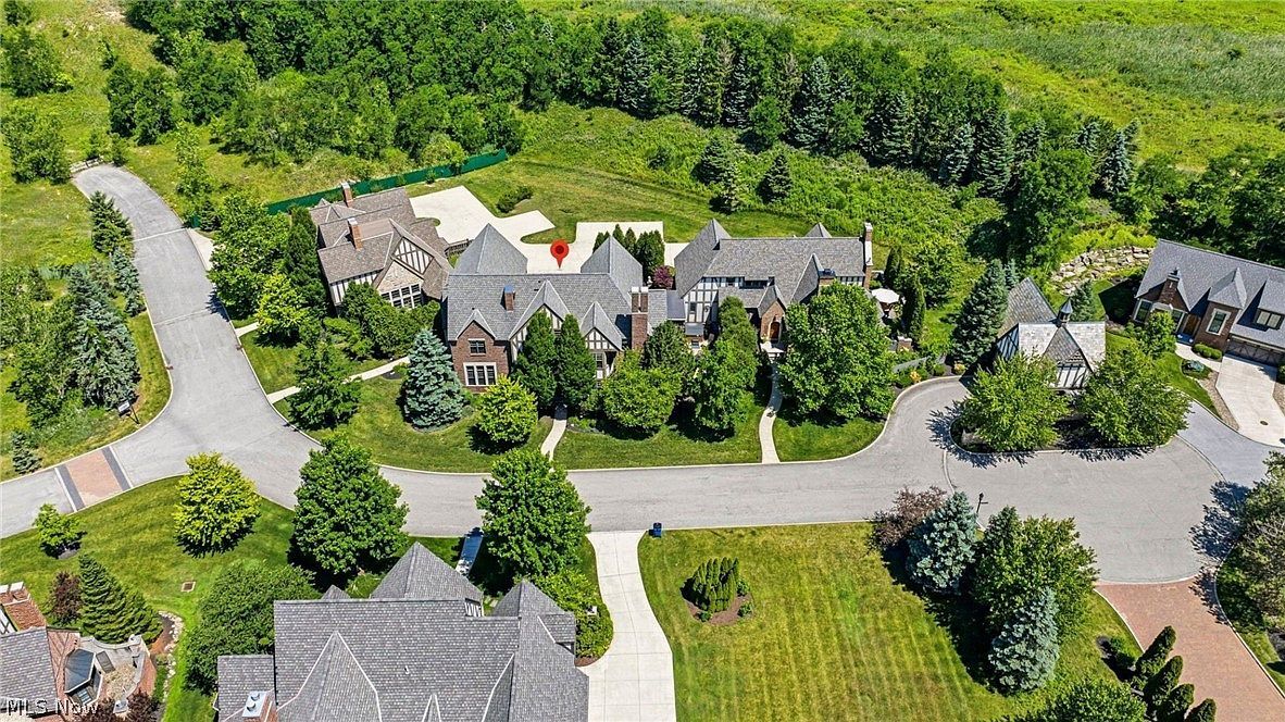 39487 Tudor Dr Willoughby, OH 44094 - Thumbnail 4