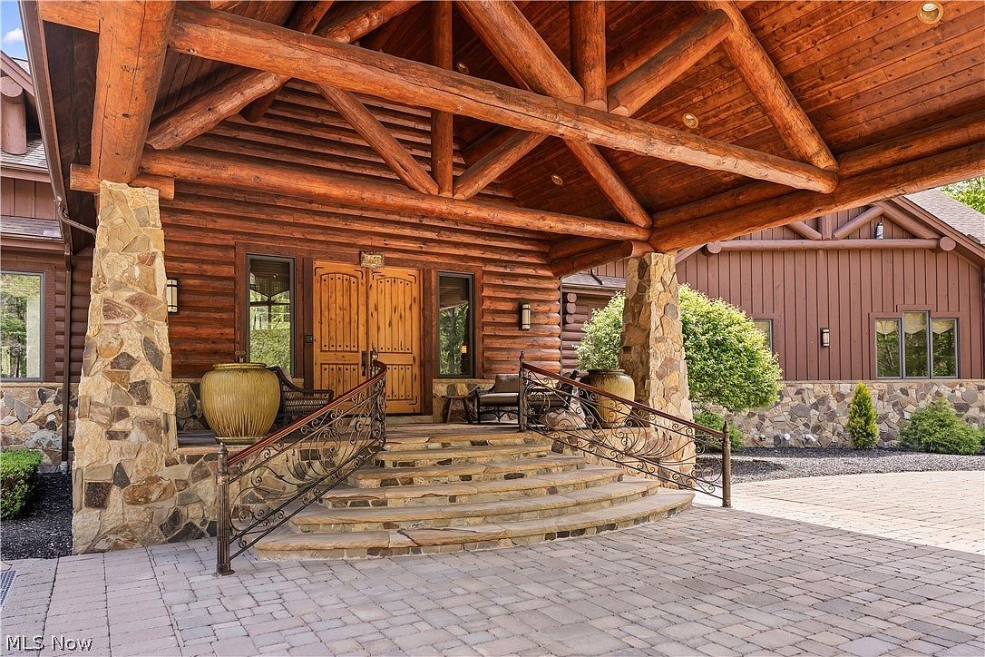 805 Cascades Dr Aurora, OH 44202 - Thumbnail 4