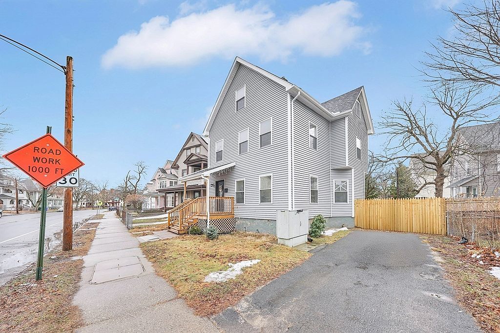 276 Dickinson St Springfield, MA 01108 - Thumbnail 4