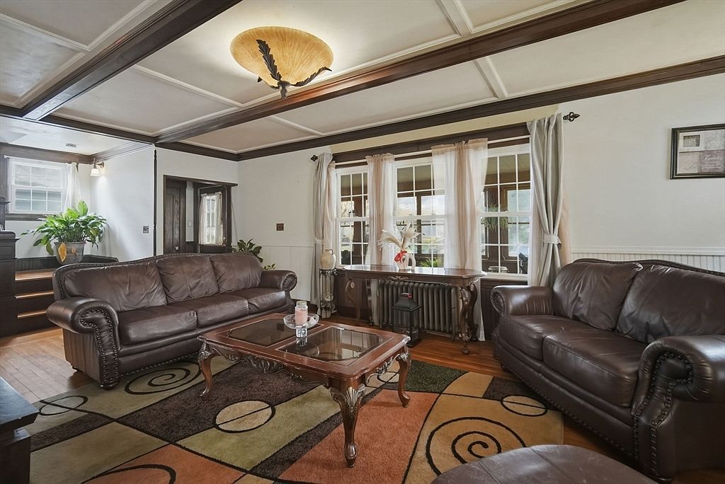 32 Burton St Springfield, MA 01108 - Thumbnail 4