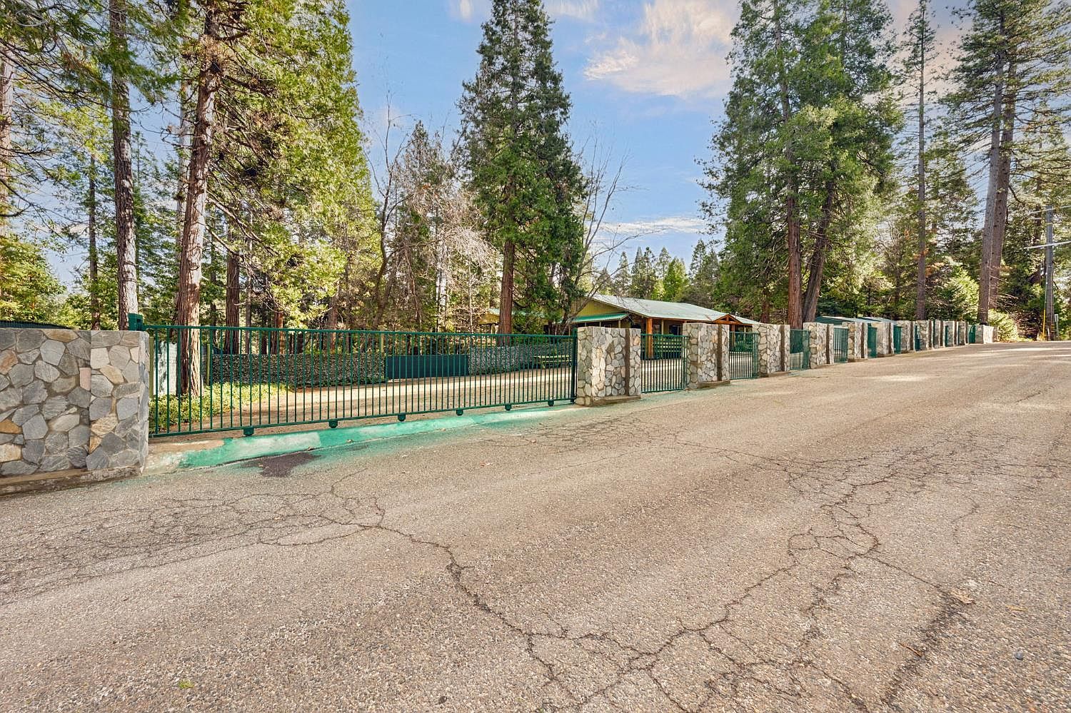 2911 Larkspur Ln Camino, CA 95709 - Thumbnail 4