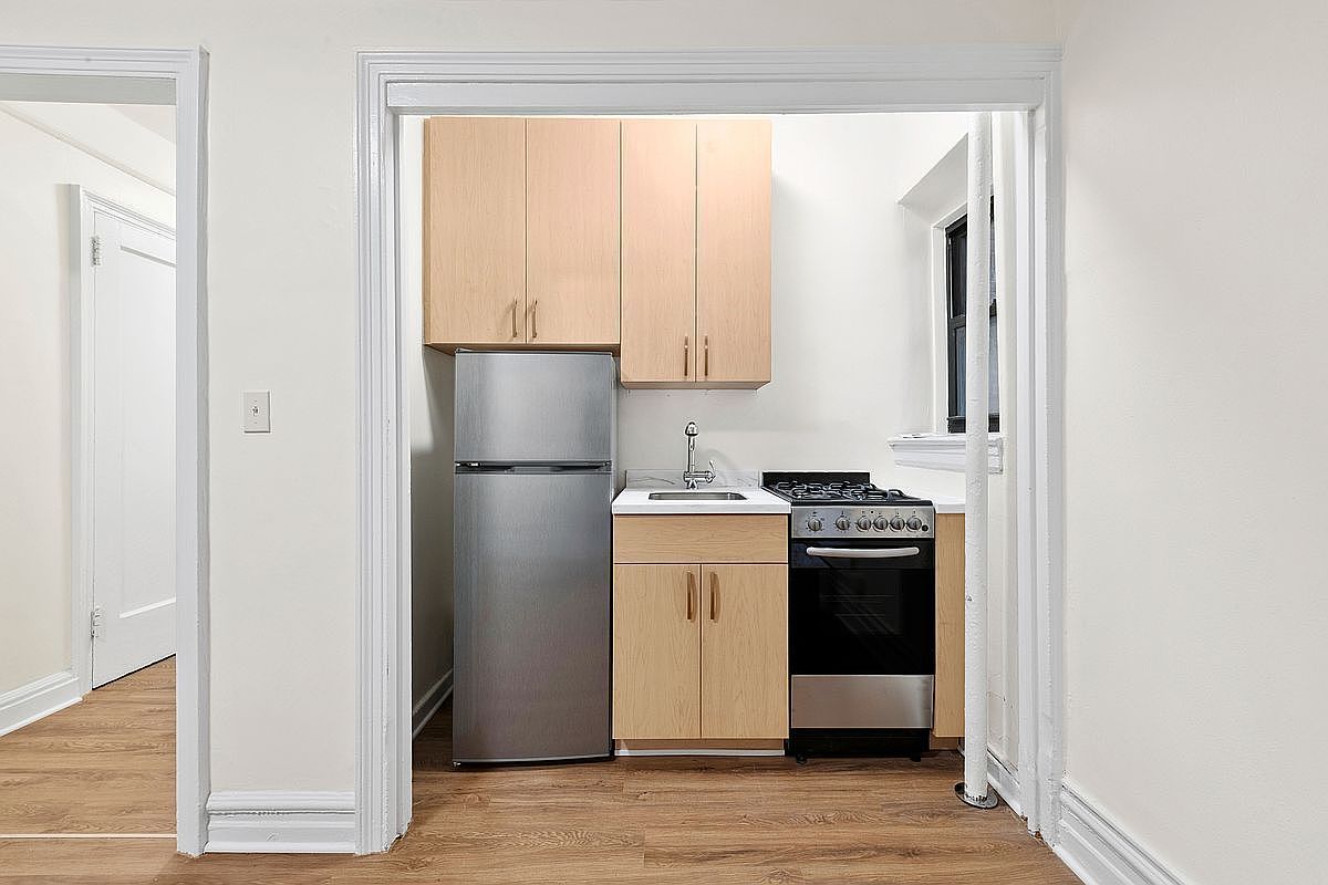 44-14 Newtown Rd #10 Astoria, NY 11103 - Thumbnail 4